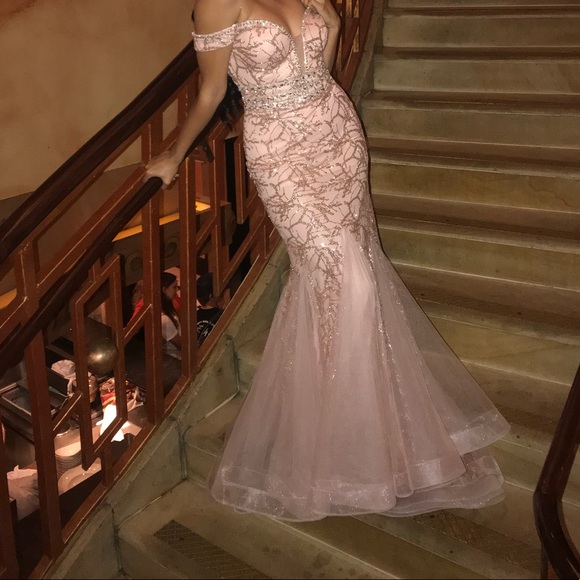 Prom dress originally M but altered to a S - Picture 3 of 8